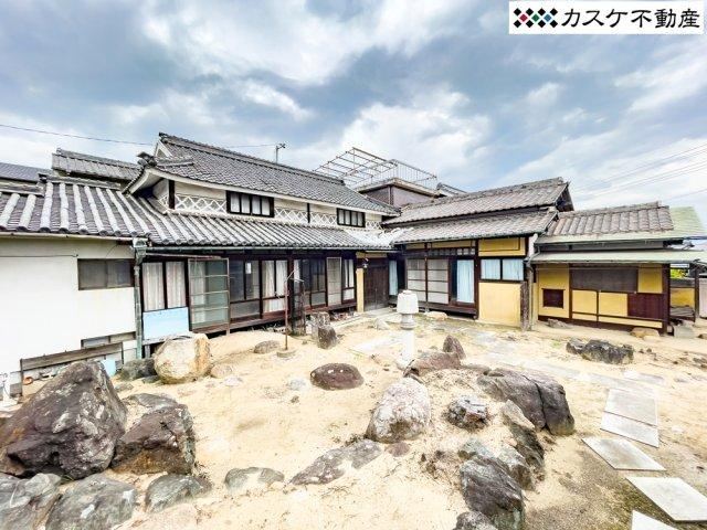 Traditional Japanese House Ideal for Renovation in Tamashima - Photo 1