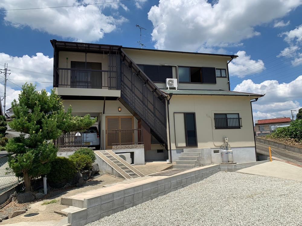 Versatile 5LDK House Ideal for Two Families - Photo 1