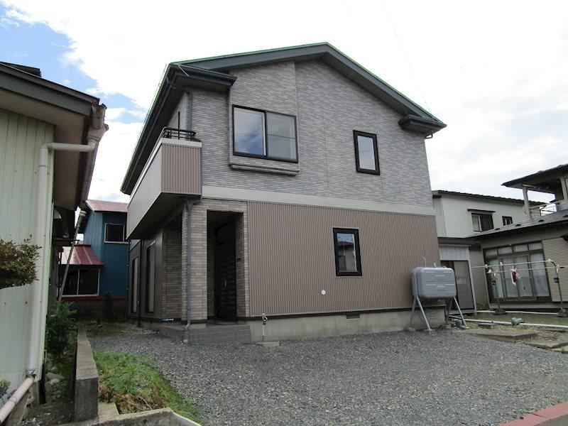 Recently Renovated 4LDK Home at a New Price - Photo 1