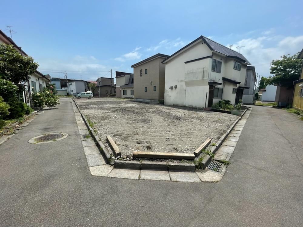Corner Lot in Nakajima-cho, Hakodate - Photo 1