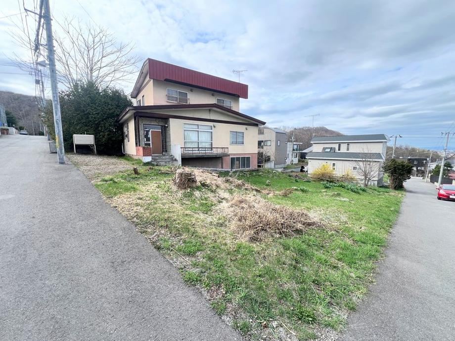 456 m² land in Chuo Ward, Sapporo, Hokkaido - Photo 1