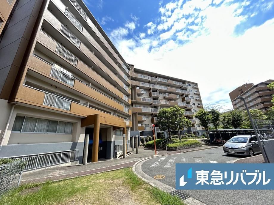 3LDK apartment in Tondabayashi, Osaka - Photo 1