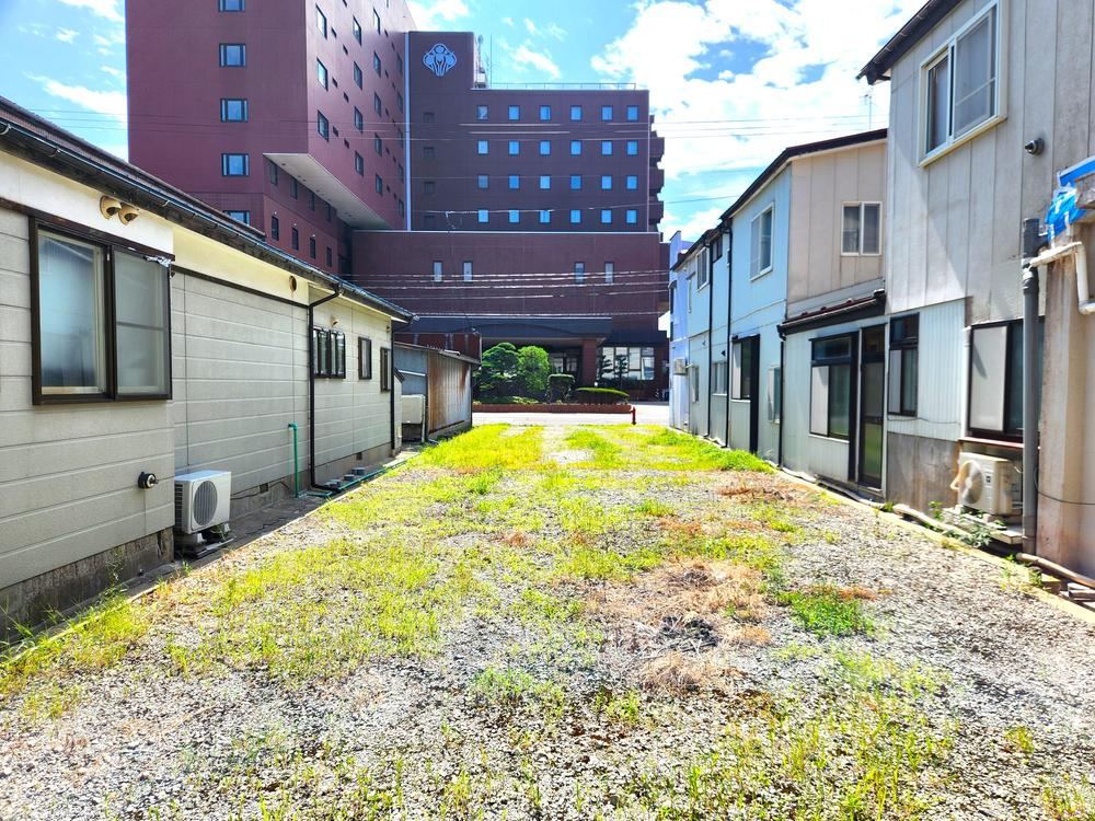 Flat Land in Sakana Town - Photo 1