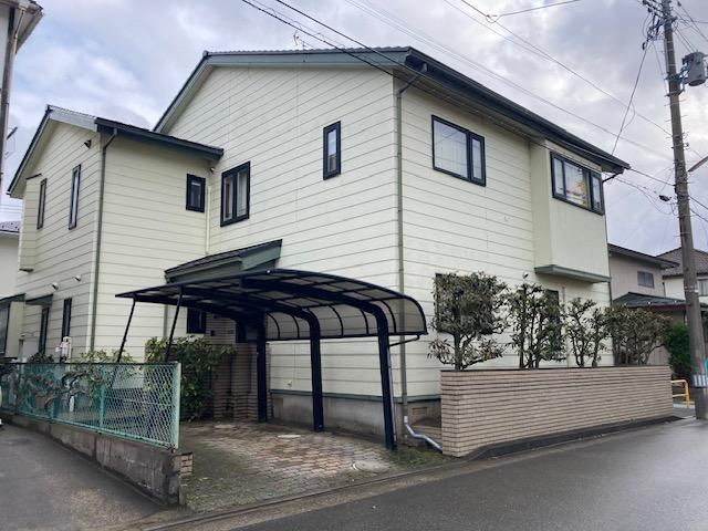 Stylish 2-Generation Home in Niigata - Photo 1