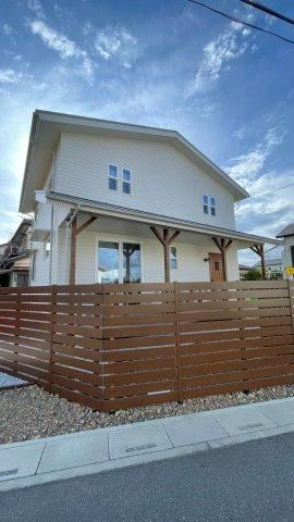Stylish Newly Built Home with Open Staircase in Fukaya - Photo 1