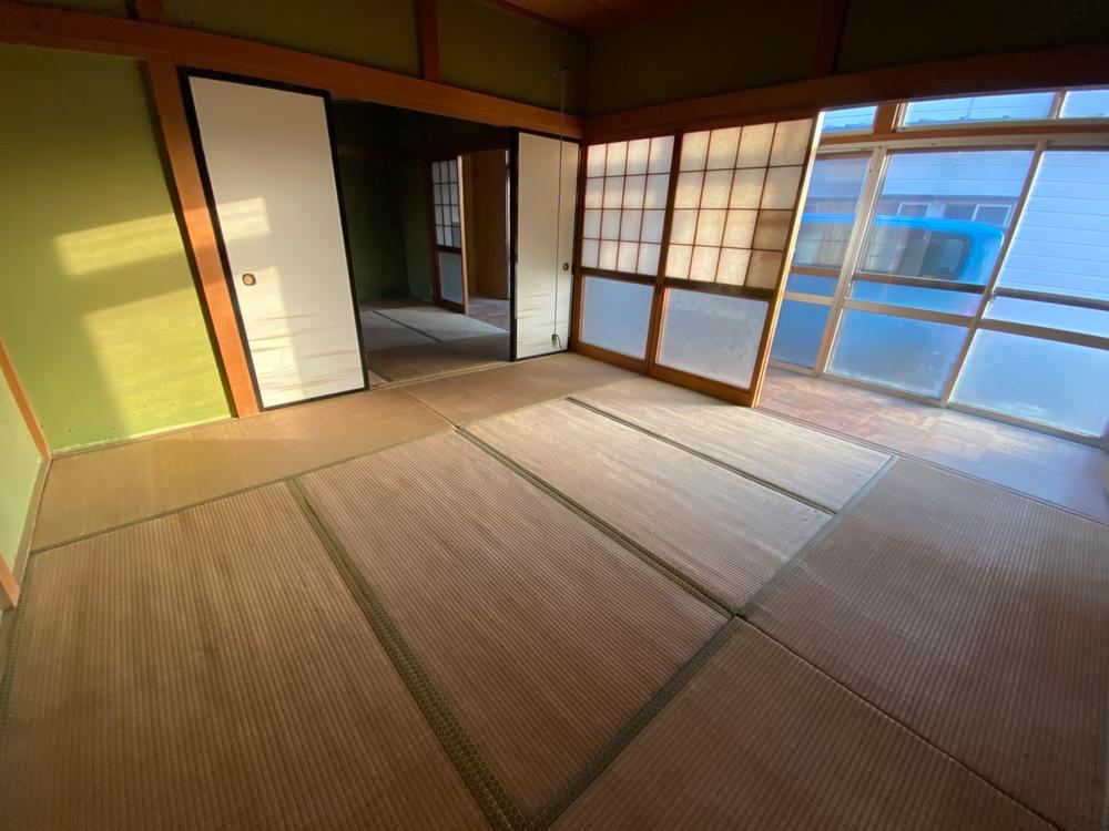 Charming 4DK Detached House in Mukainoshida - Photo 1