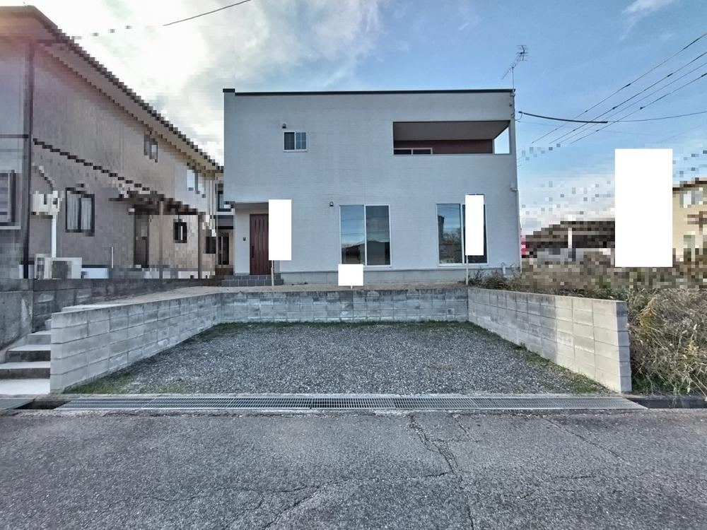 Modern 4LDK Home with Japanese Room in Akaiwa - Photo 1