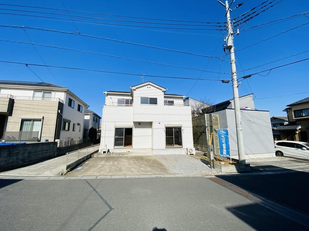 Modern 4LDK Home with Great Sunlight - Photo 1