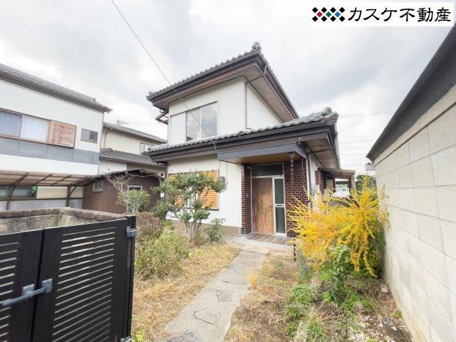 5DK House on Spacious 60 Tsubo Lot in Okayama - Photo 1