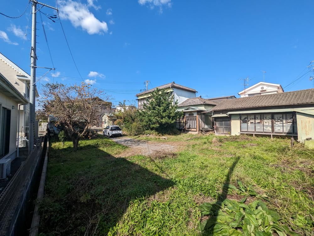 Spacious Land with No Building Conditions - Photo 1