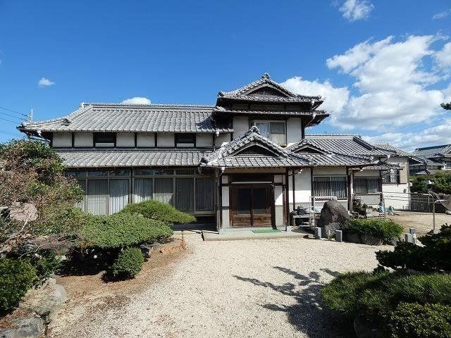 Spacious 10LDK Detached House in Onga - Photo 1