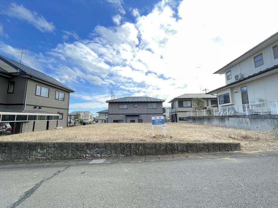 Generous Land Plot in Nachigaoka - Photo 1