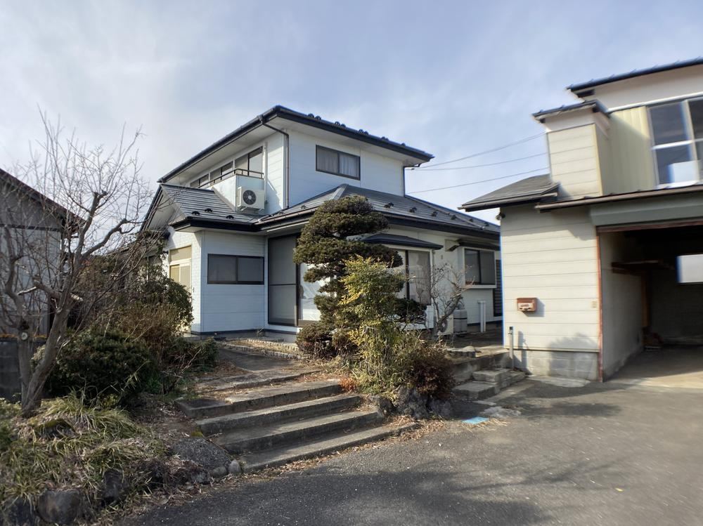 Spacious 4LDK+S House with Garage in Kurihara - Photo 1