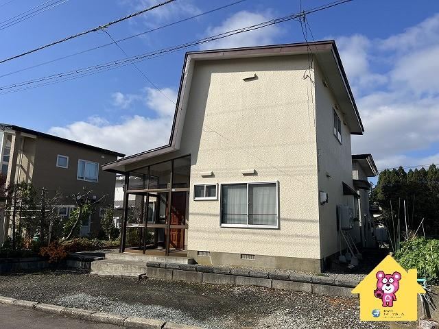 Bright 4LDK House with South-Facing Living Room in Hakodate - Photo 1