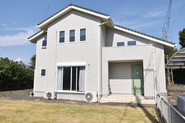 Spacious 3LDK Detached House with Garden in Kuriyoshi - Photo 1