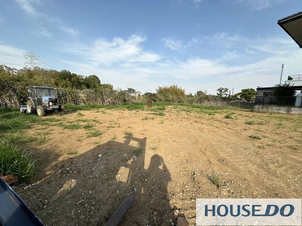 Spacious 854 sqm Land with No Building Conditions - Photo 1