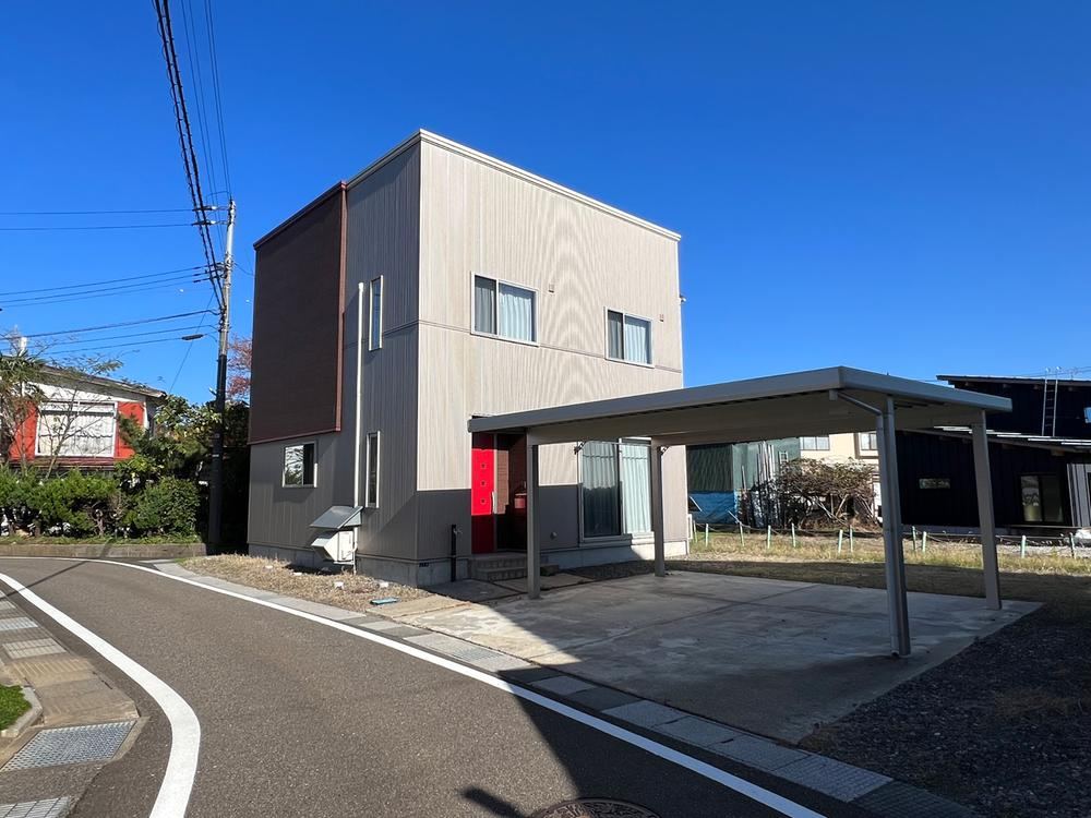 Compact House in a Convenient Environment - Photo 1
