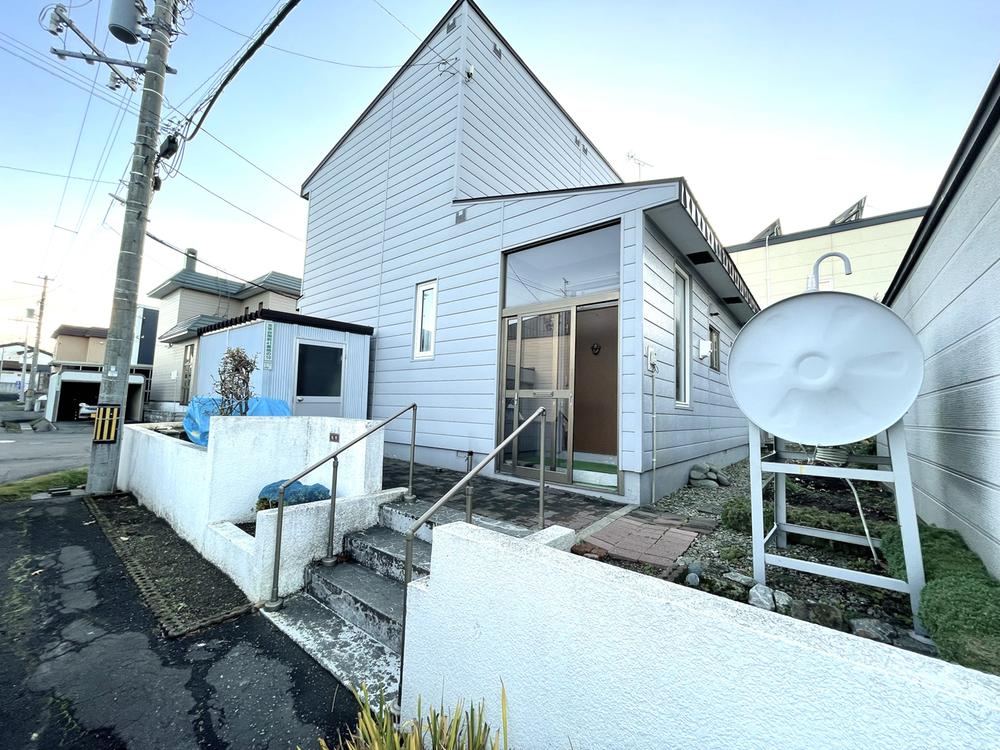 Family-Friendly 4LDK House in Ebetsu City - Photo 1