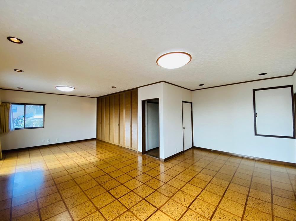 Spacious 4LDK+S House in Koyoen Nishiyama, Nishinomiya - Photo 1