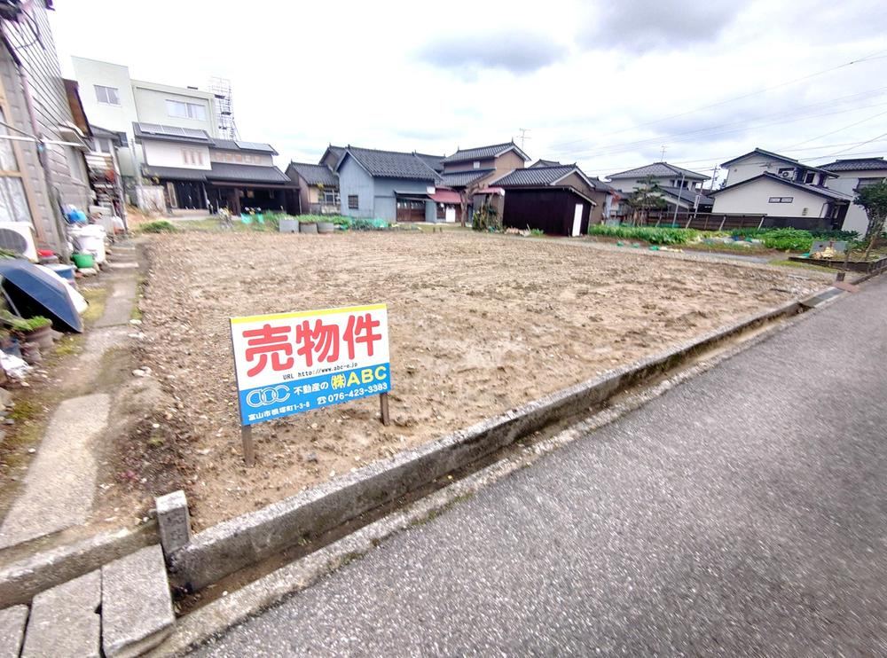 216 m² land in Takaoka, Toyama - Photo 1