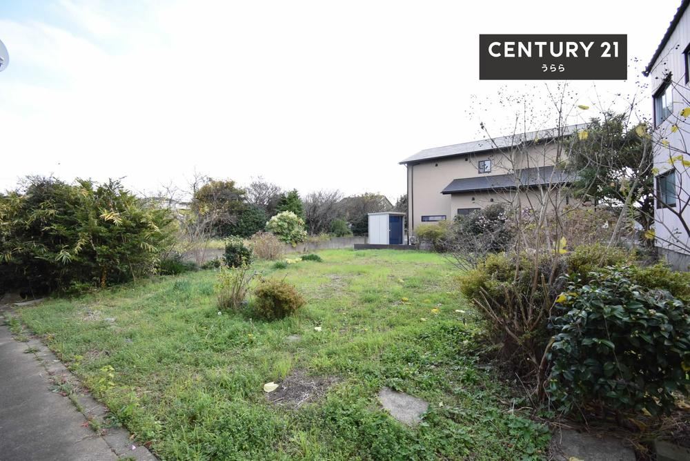 Spacious Land Over 190 Tsubo for Your Dream Home - Photo 1