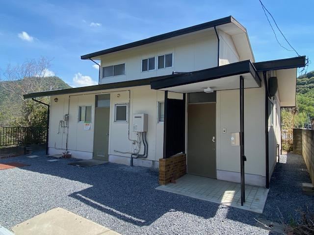 Renovated 3LDK Home in Fuchucho - Photo 1