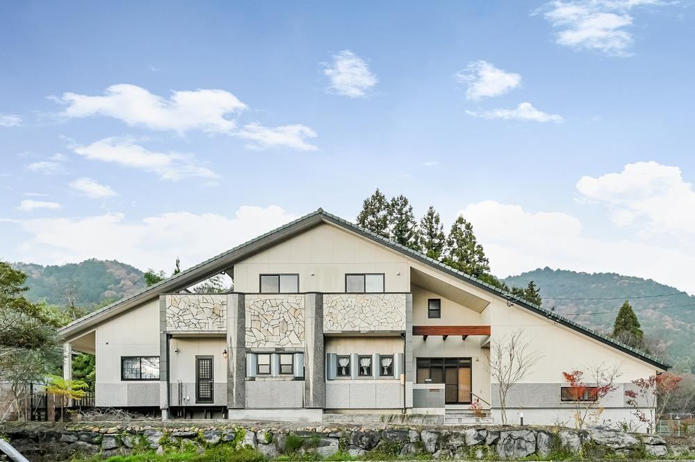 Spacious 8LDK Detached House in Tominaga - Photo 1