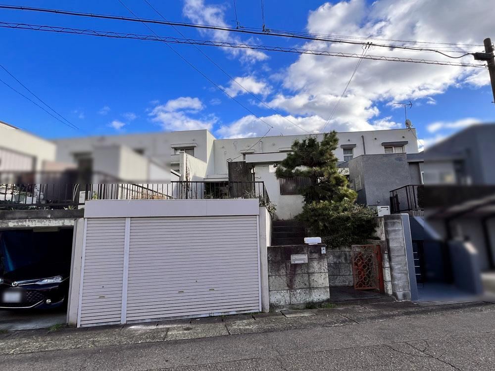 Spacious 5LDK Home with Beautiful Garden in Nagoya - Photo 1