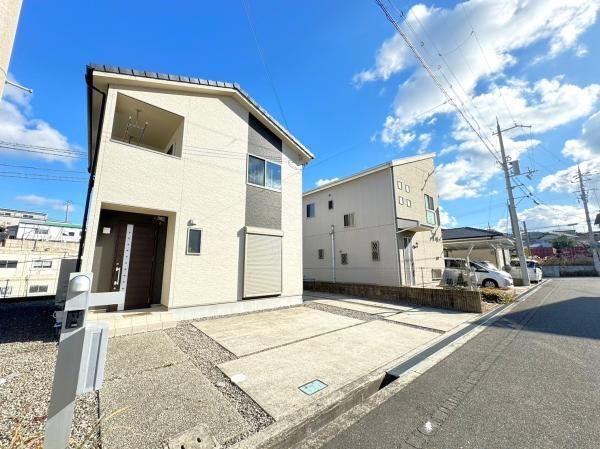 Spacious 4LDK Detached House Near Tannowa Station - Photo 1