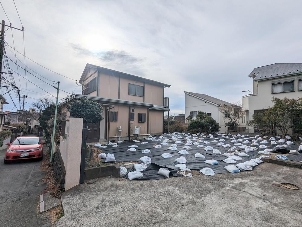 Scenic 3LDK House with Mountain Views in Fujisawa - Photo 1
