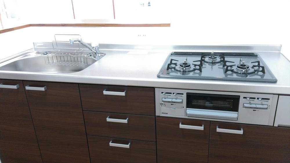 2LDK apartment in Takatsuki, Osaka - Photo 1