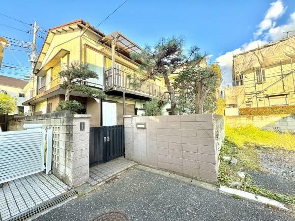 172 m² land in Komae, Tokyo - Photo 1