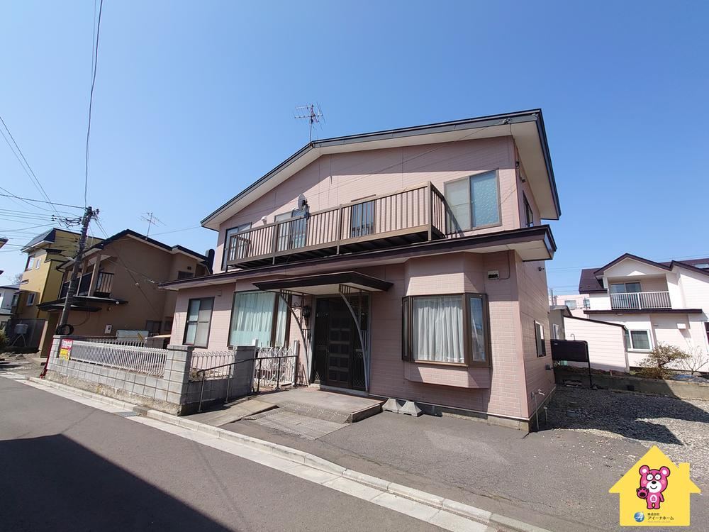 Spacious 5LDK House with Storage in Hakodate - Photo 1