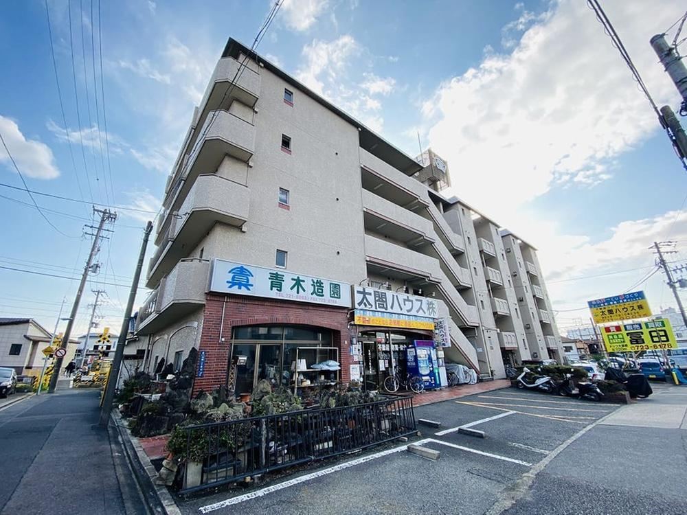 3LDK apartment in Higashi Ward, Nagoya, Aichi - Photo 1