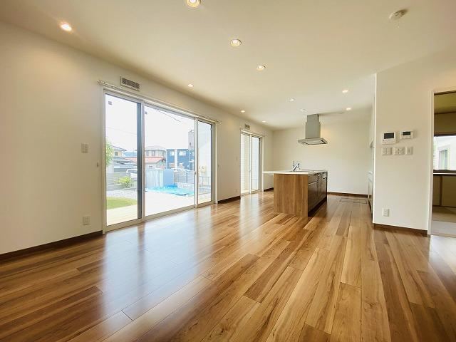 Modern 5LDK House in Ogaki - Photo 1