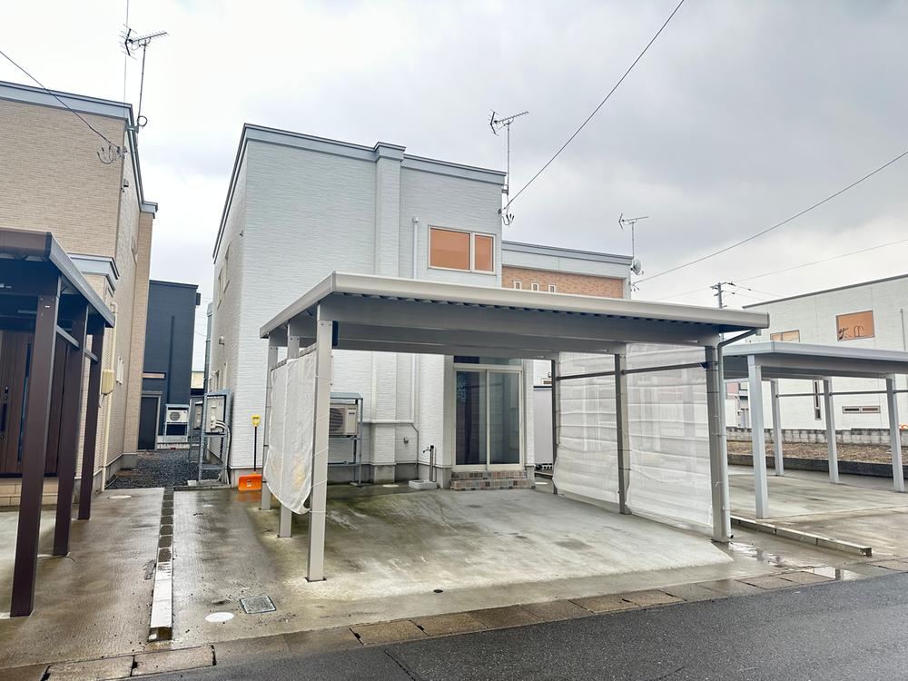Charming 4LDK Detached House Near Aomori City - Photo 1