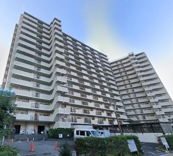 3LDK apartment in Kaizuka, Osaka - Photo 1