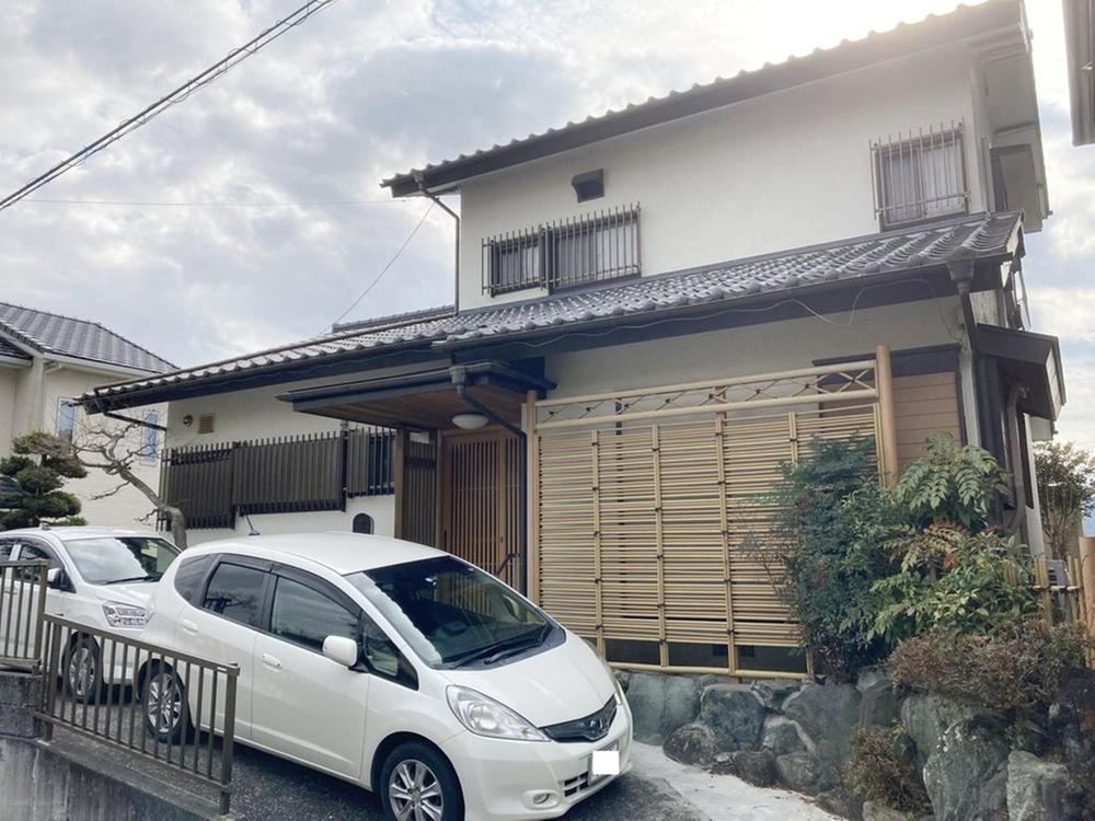 Renovated 4LDK Home in Kanami with Garden - Photo 1