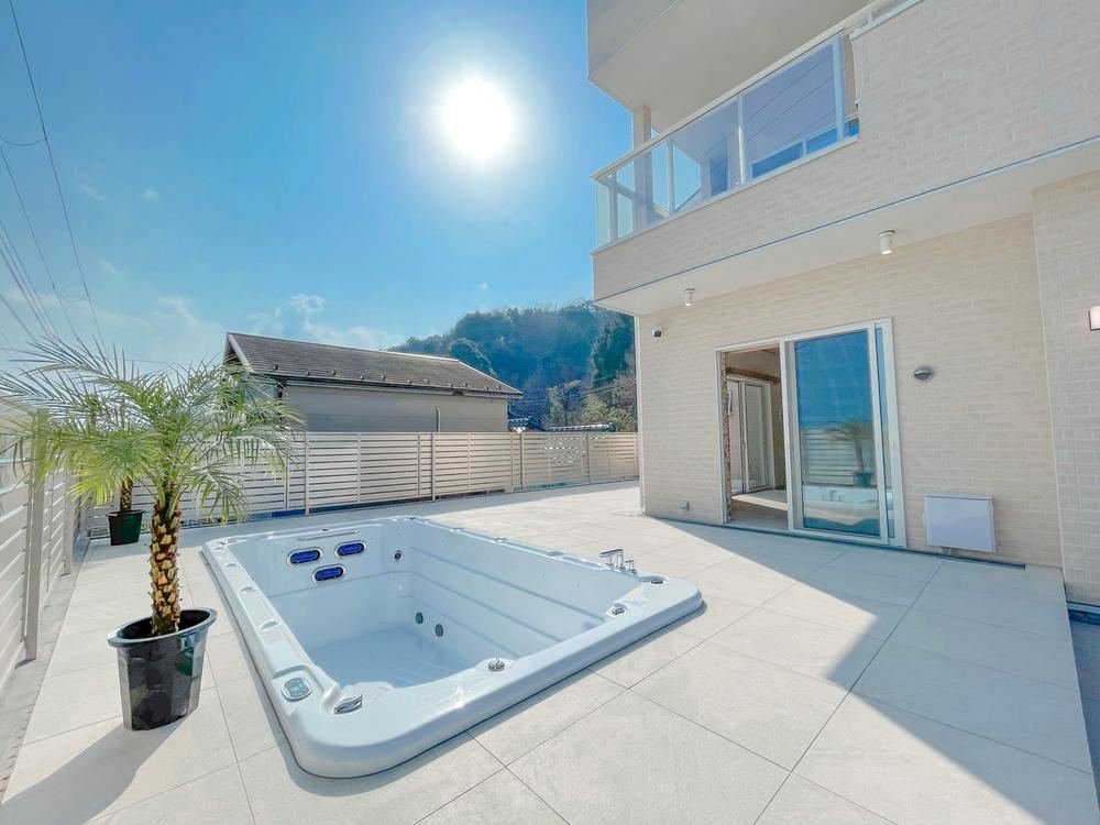 Modern 3LDK Resort Home with Ocean View - Photo 1