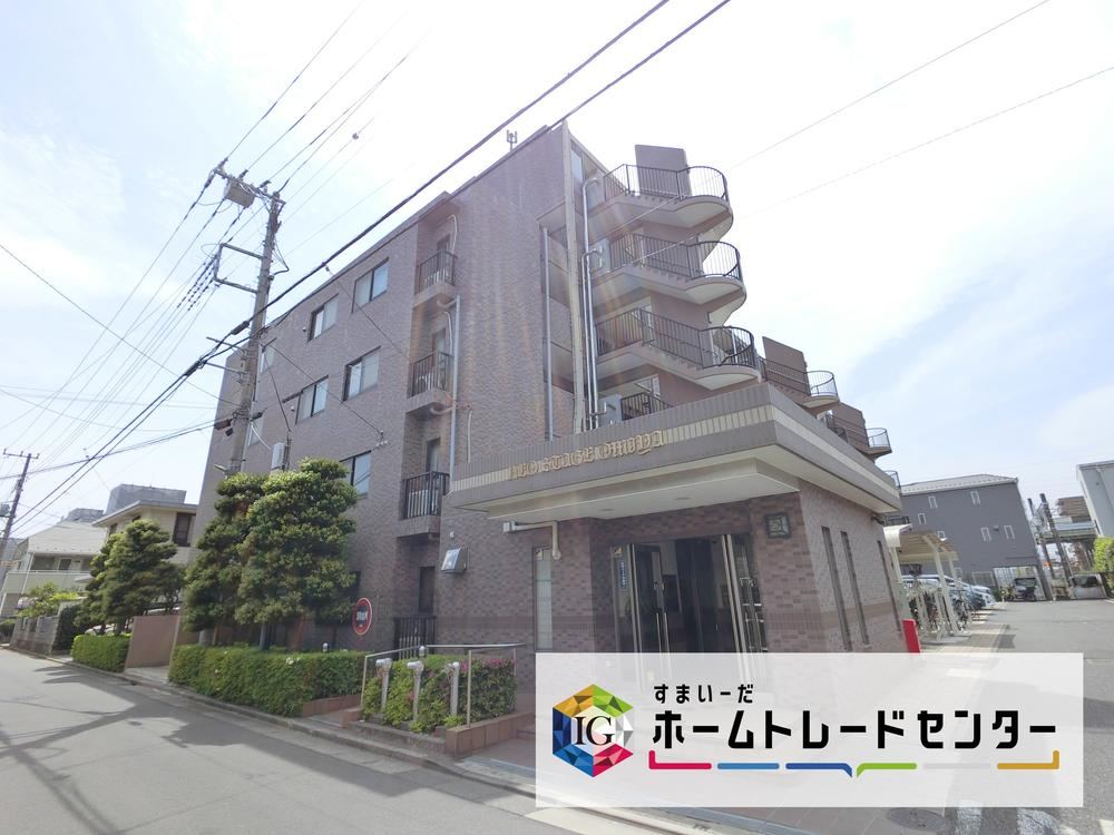 Bright 3LDK Corner Apartment in Omiya - Photo 1
