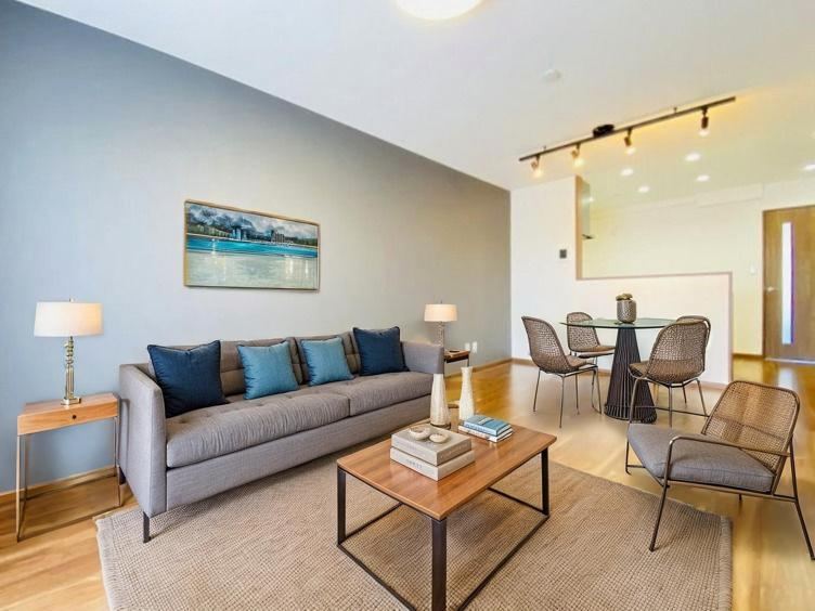 Bright Top-Floor 3LDK Apartment in Yamato - Photo 1