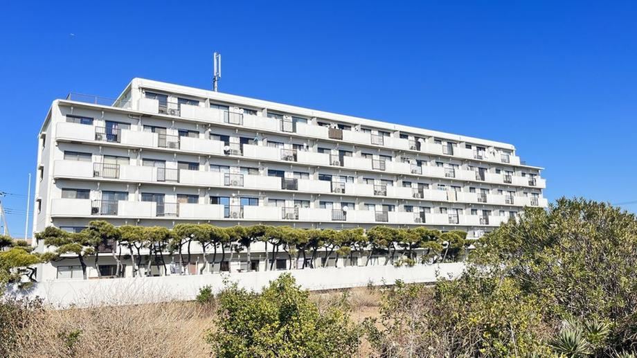 Studio Apartment Near Hiratsuka Beach - Photo 1