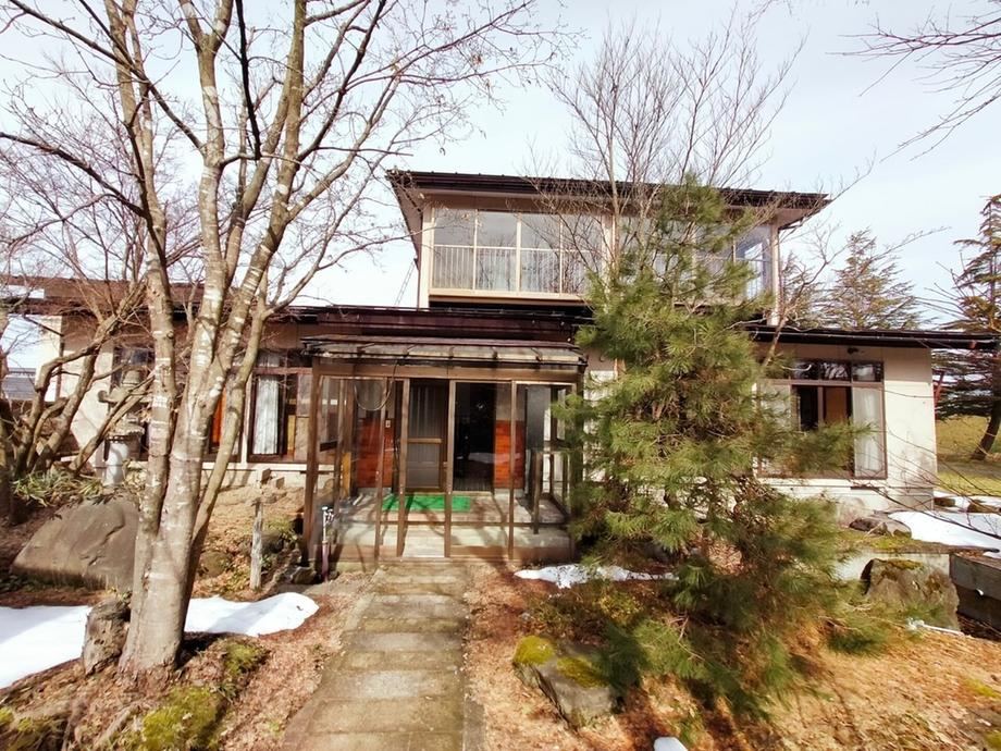 Spacious 7LDK Home with Garden in Yonezawa - Photo 1