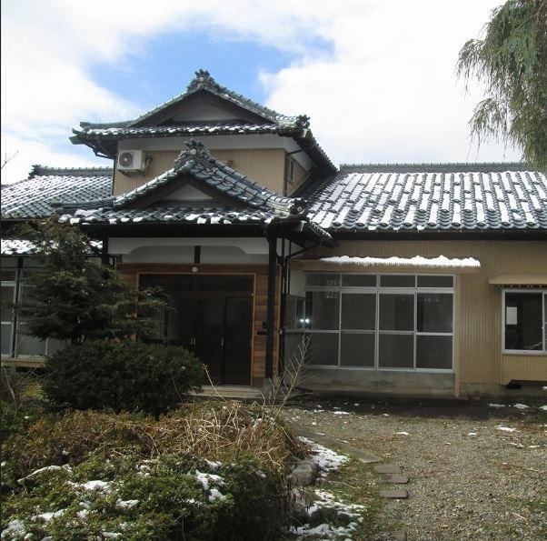 Spacious 9DK Home on Large Lot in Niigata - Photo 1