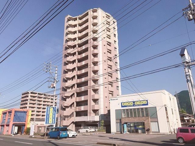 2LDK apartment in Niihama, Ehime - Photo 1