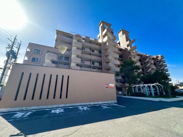 3LDK apartment in Toyota, Aichi - Photo 1