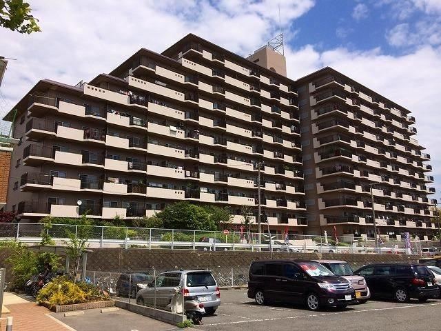 4LDK apartment in Suita, Osaka - Photo 1
