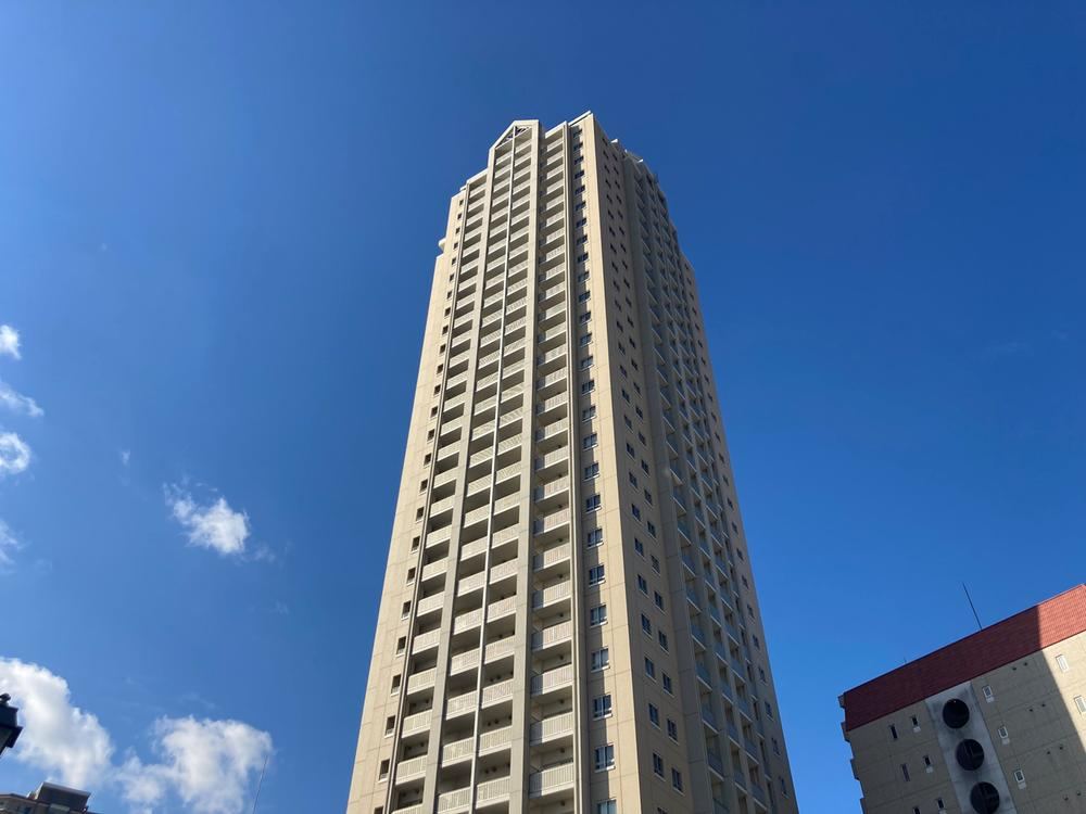 4LDK apartment in Takarazuka, Hyogo - Photo 1
