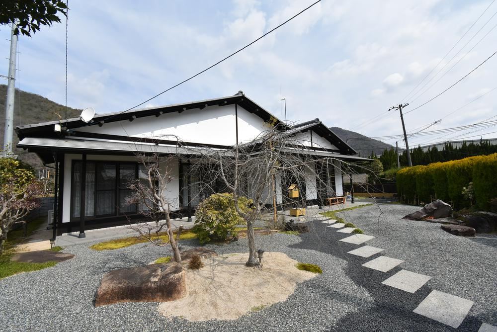 Charming 4LDK House Surrounded by Nature - Photo 1