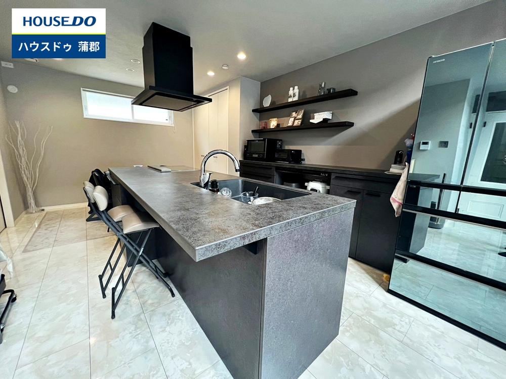 Stylish 3LDK Home Near Gamagori - Photo 1